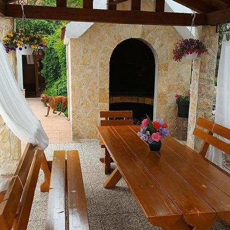 Holiday Home Perunika Zezevica Exterior photo
