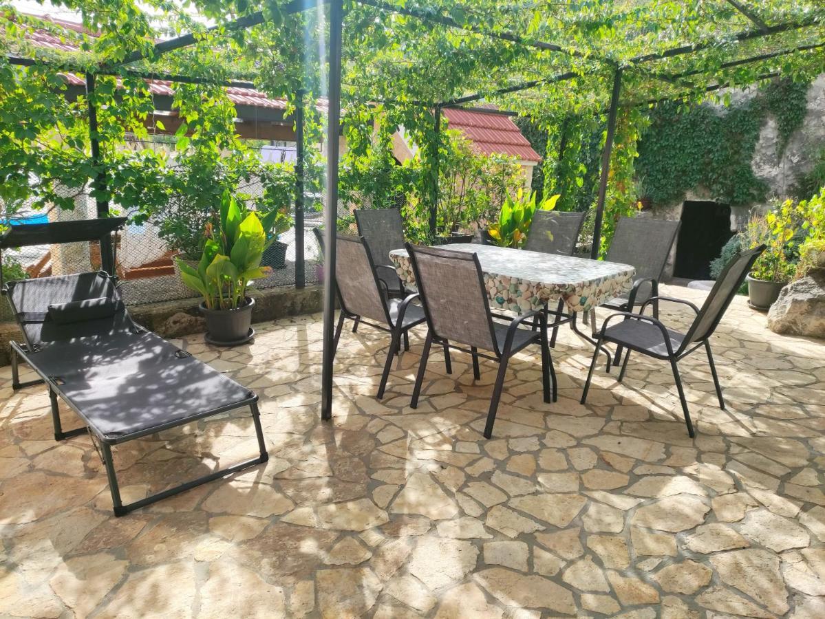 Holiday Home Perunika Zezevica Exterior photo